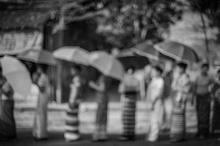 1608049705262_Low_Myan_Paraguas_Desenfocada_WB