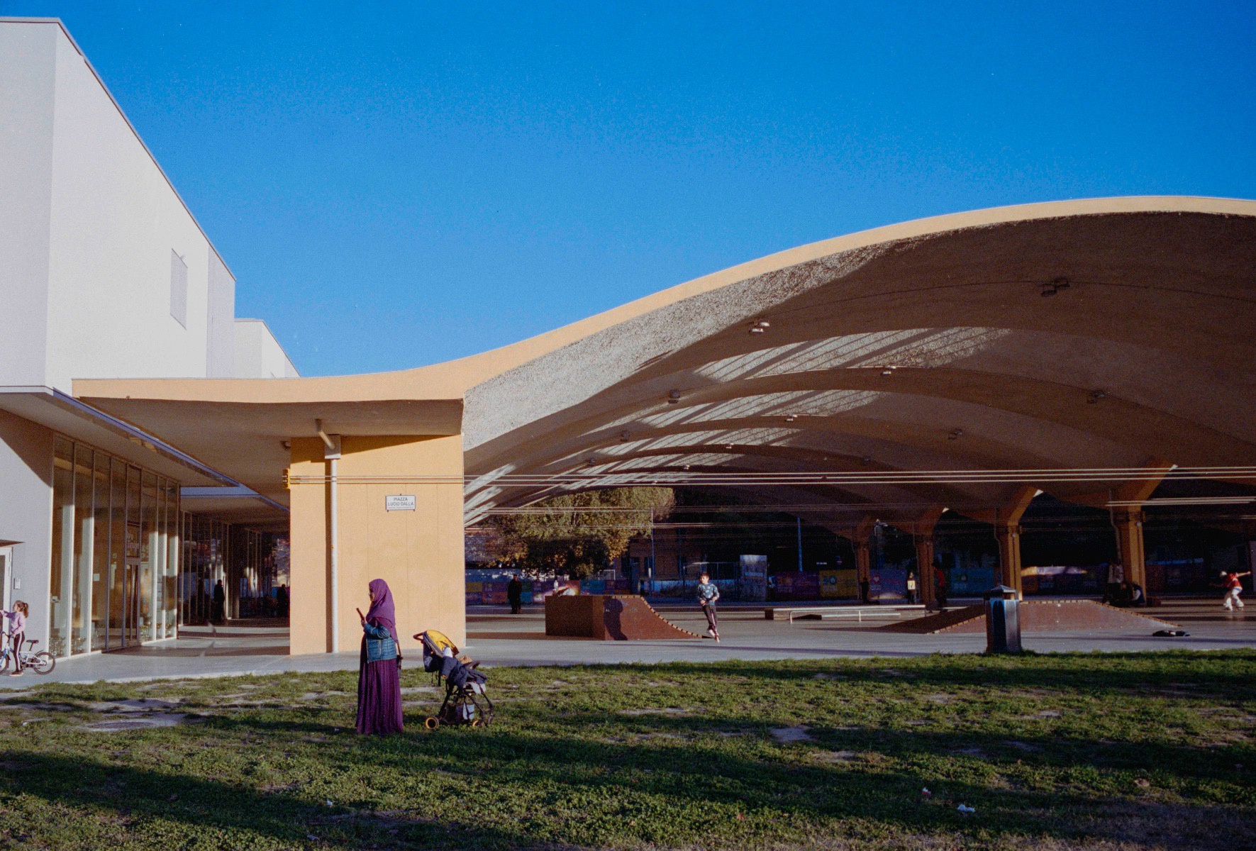 Picture of Bologna, Kodak Portra 400, bolognina, film.