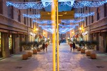 Bologna, City, Reflections, Specular Reflection