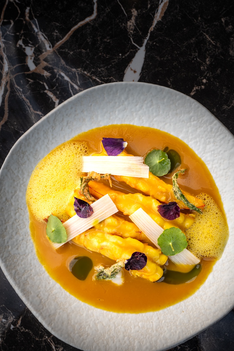 In this picture: Le Du Kaan, Chef Ton, Bangkok.