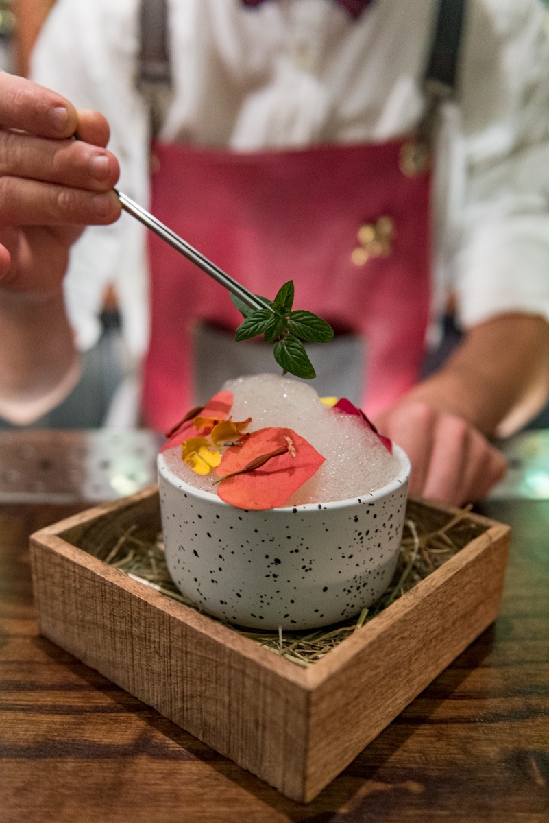 In this picture: Cosmic Tides wuith gin, Red Frog Speakeasy Bar. Cocktails, Cosmic Tides wuith gin, Drinks, Lisbon, Portugal, Red Frog Speakeasy Bar.